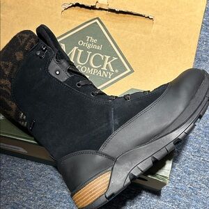 New Muck Women's Black winter Boots waterproof